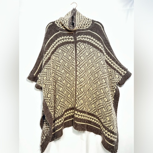 Lauren Ralph Lauren Brown and Cream Wool Blend Knit Poncho - Picture 2 of 5